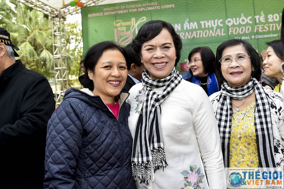 tung bung lien hoan am thuc quoc te lan thu vi