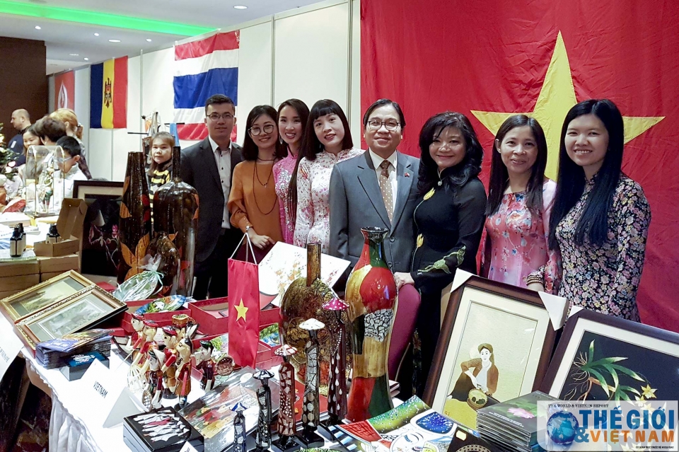 dai su quan viet nam tham du hoi cho tu thien quoc te lan thu 11 tai ba lan