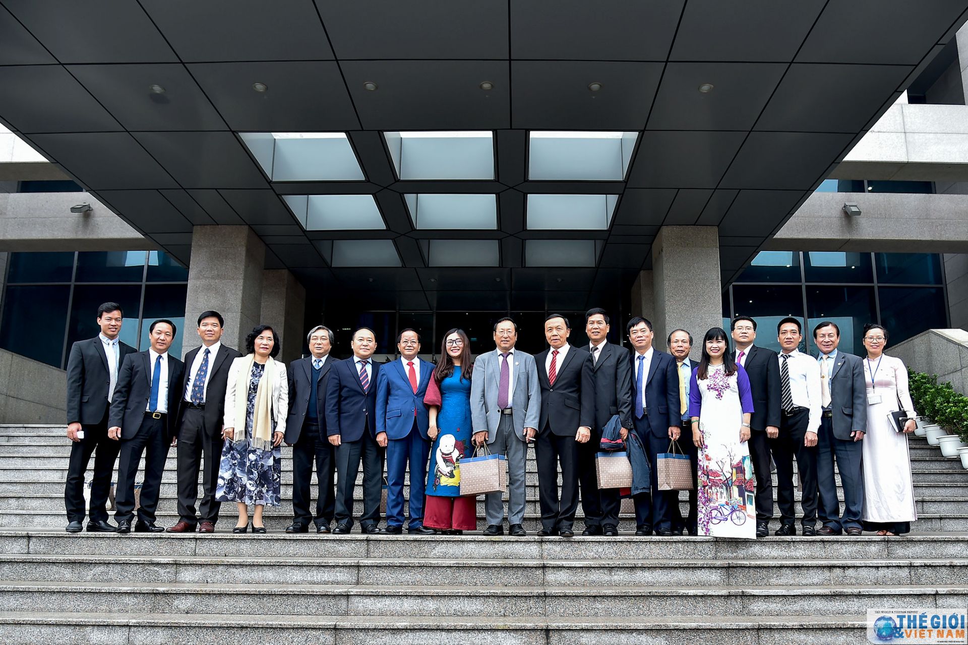 van phong dang uy doan the bo ngoai giao ky niem 55 nam thanh lap