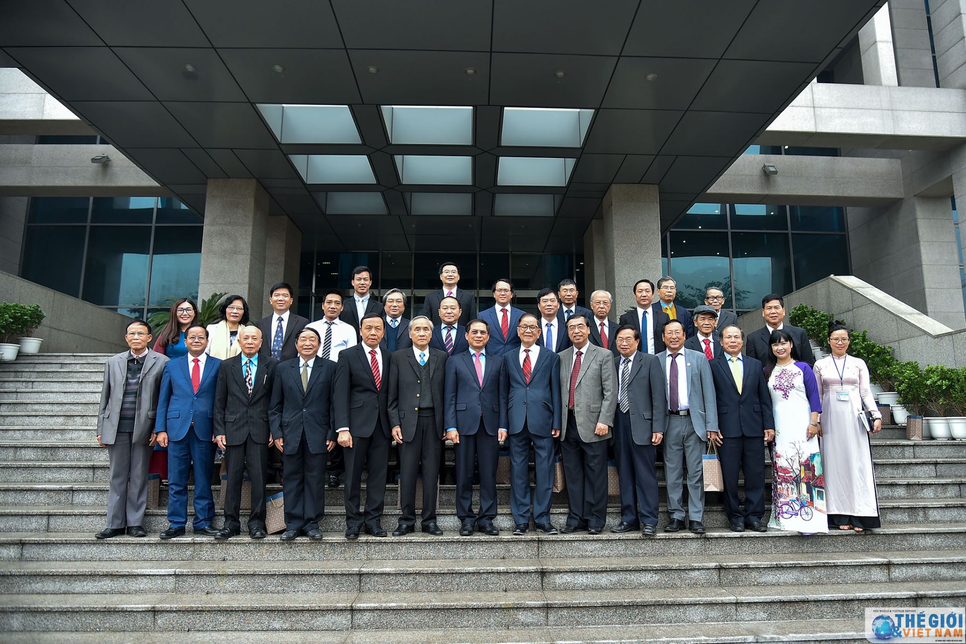 van phong dang uy doan the bo ngoai giao ky niem 55 nam thanh lap