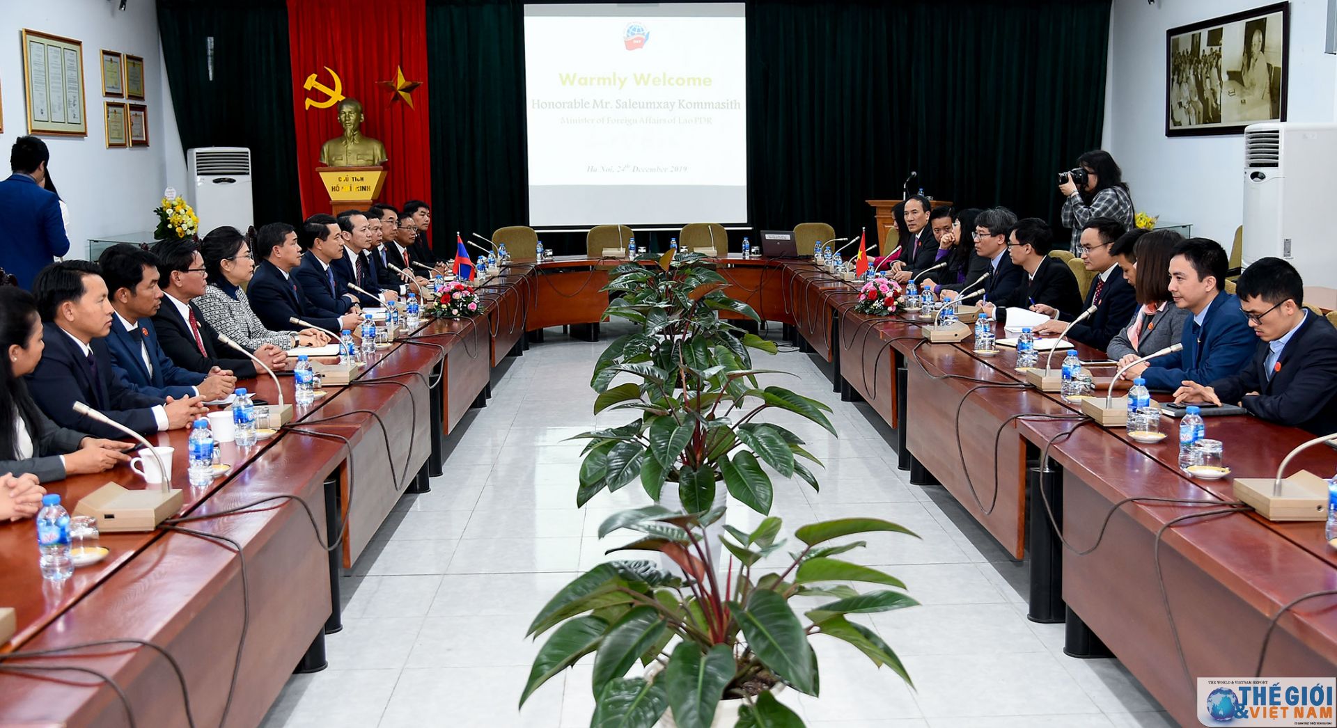 bo truong ngoai giao lao tham lam viec voi hoc vien ngoai giao