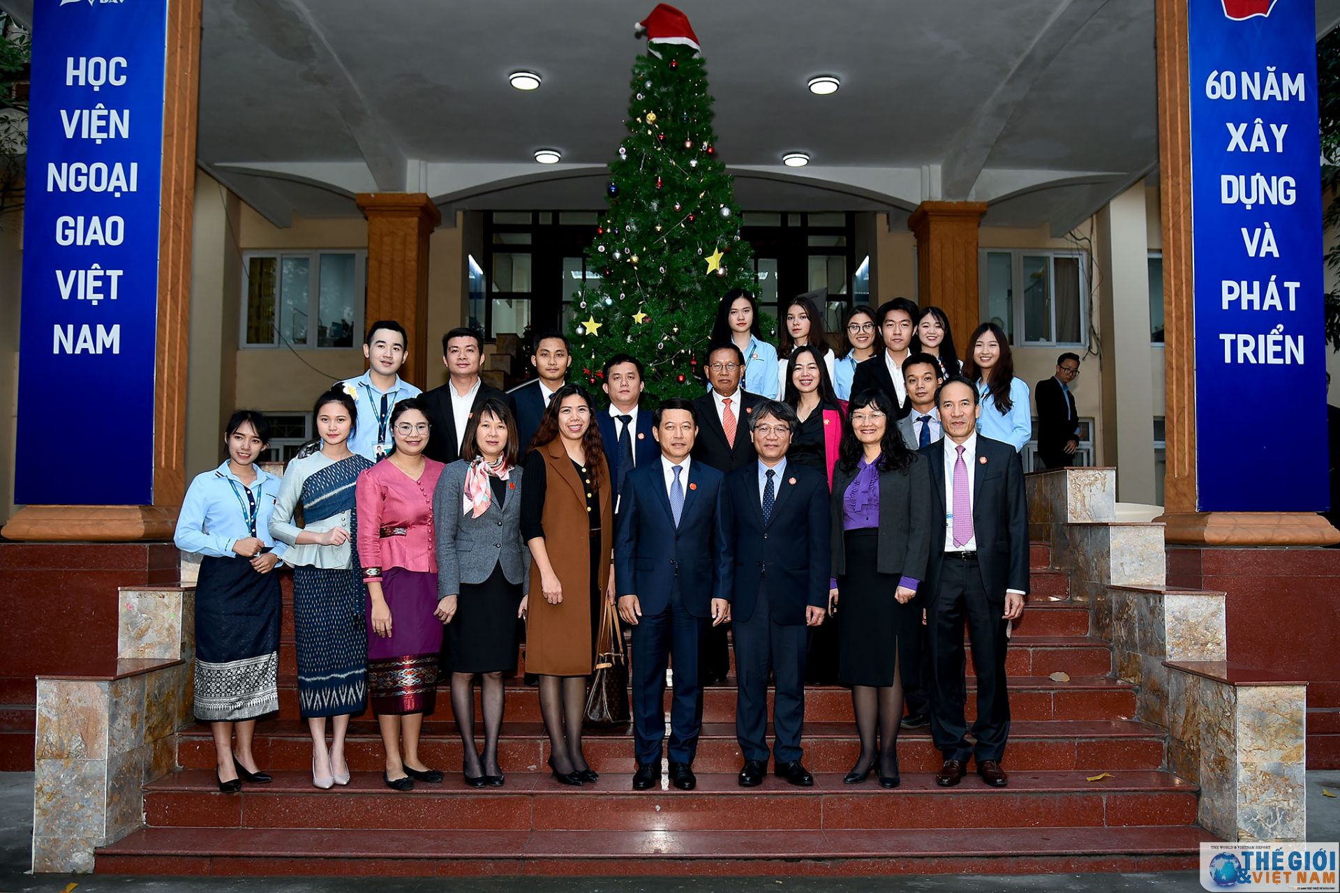 bo truong ngoai giao lao tham lam viec voi hoc vien ngoai giao