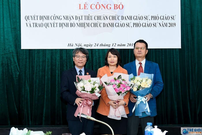 hoc vien ngoai giao trao quyet dinh bo nhiem chuc danh giao su pho giao su nam 2019