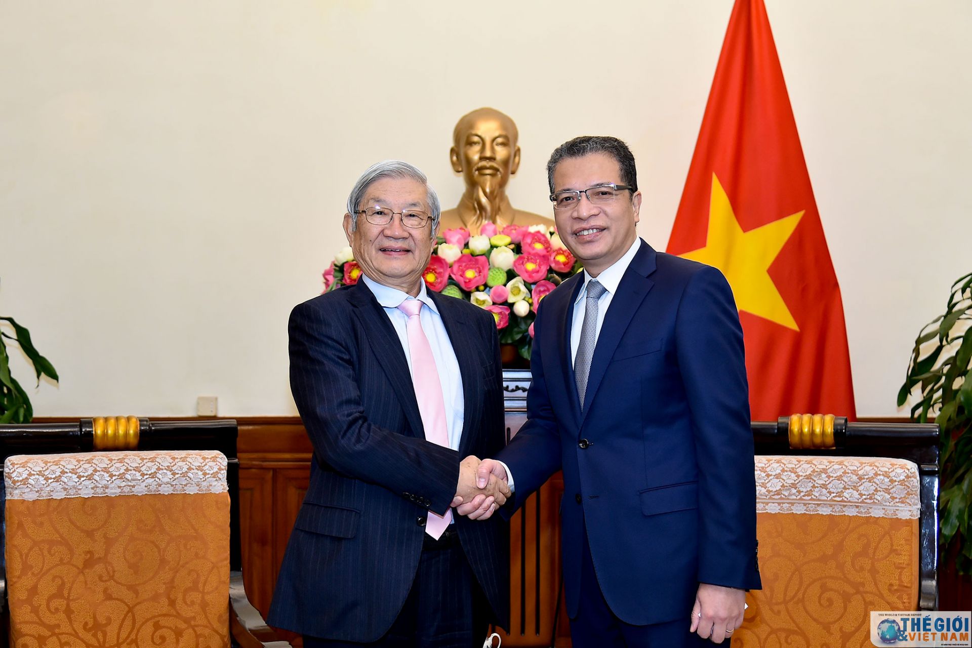 thu truong ngoai giao dang minh khoi tiep hieu truong dai hoc hyogo nhat ban