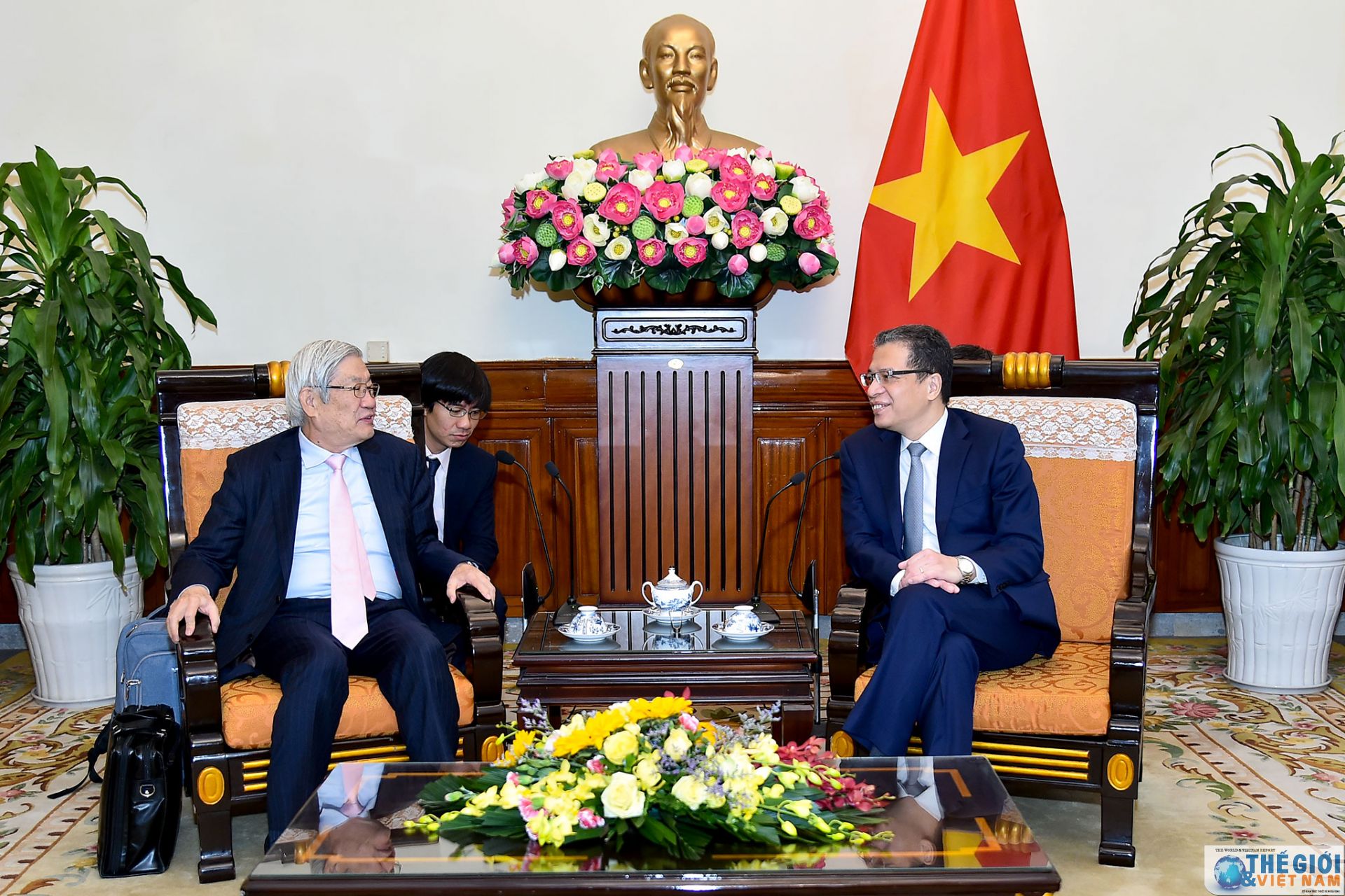 thu truong ngoai giao dang minh khoi tiep hieu truong dai hoc hyogo nhat ban