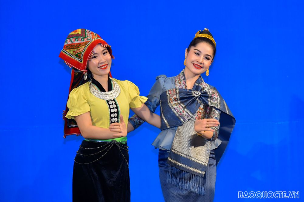 Chiêu đãi nhân dịp 45 năm ngày Quốc khánh CHDCND Lào Chiêu đãi nhân dịp 45 năm ngày Quốc khánh CHDCND Lào