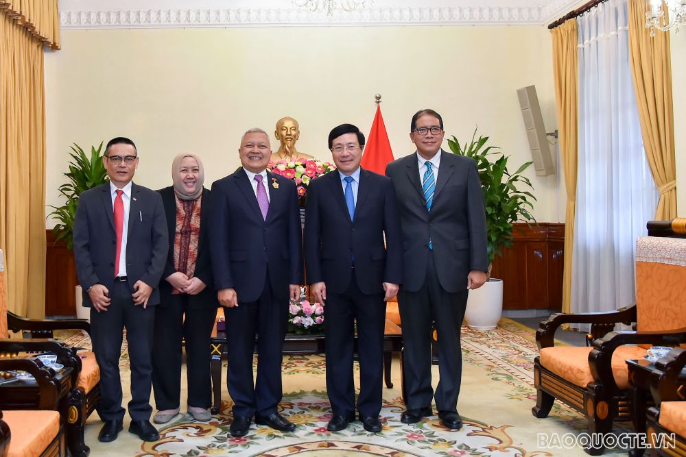Phó Thủ tướng Phạm Bình Minh tiếp Đại sứ Indonesia Ibnu Hadi chào từ biệt