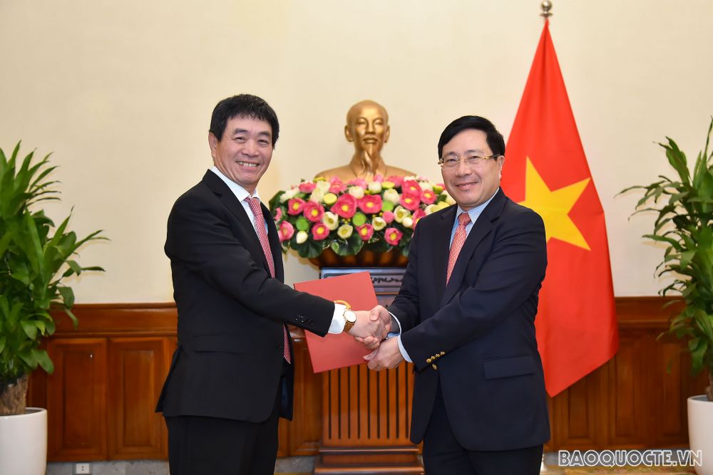 Tại buổi lễ, Phó Thủ tướng, Bộ trưởng Ngoại giao Phạm Bình Minh đã trao quyết định bổ nhiệm ông Nguyễn Hải Bằng, Vụ trưởng, Nhóm Adhoc Hội đồng Bảo an 2020-2021, Bộ Ngoại giao giữ chức Đại sứ, Đại diện Thường trực Việt Nam tại ASEAN, thay ông Trần Đức Bình, Đại sứ, Đại diện Thường trực, hết nhiệm kỳ.