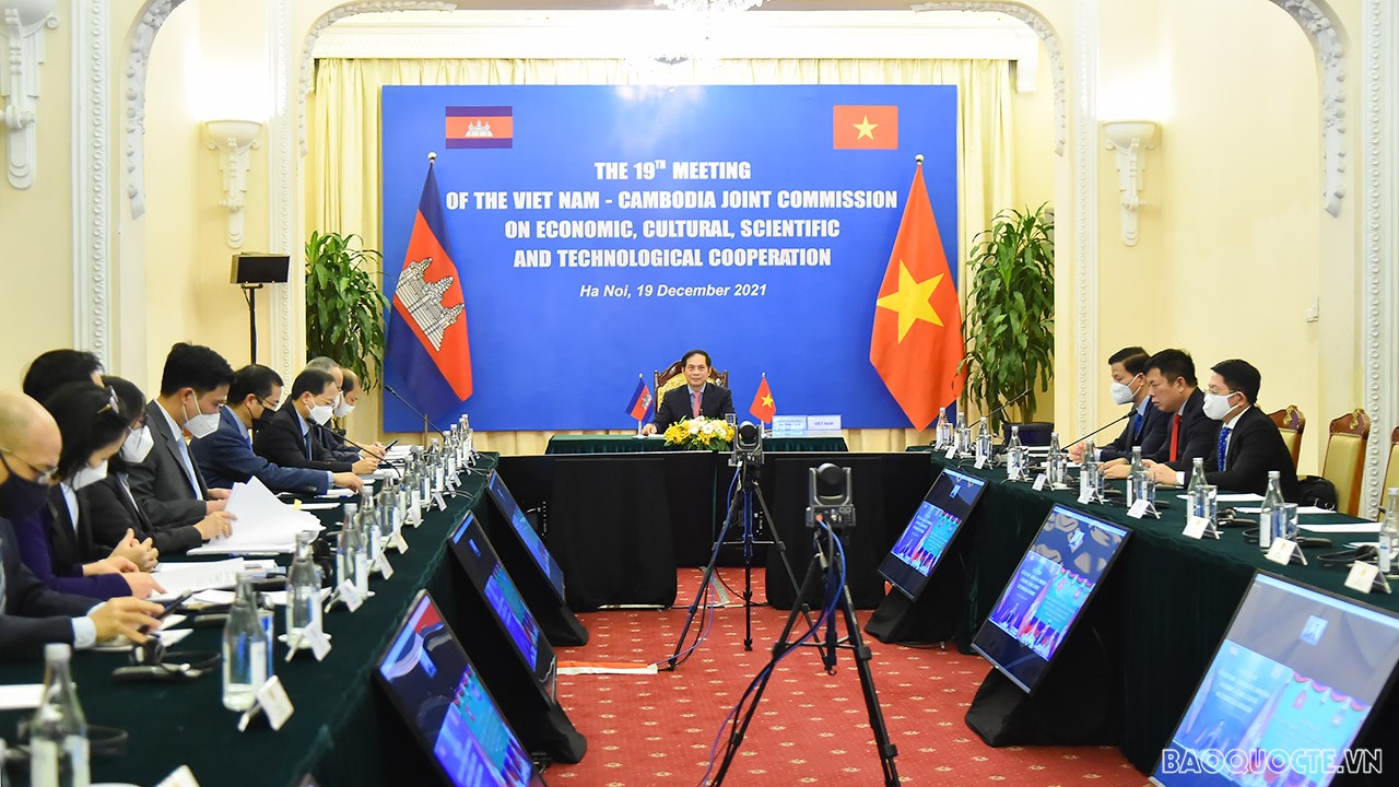 Kỳ họp lần thứ 19 Ủy ban hỗn hợp Việt Nam-Campuchia về hợp tác kinh tế, văn hoá, khoa học và kỹ thuật