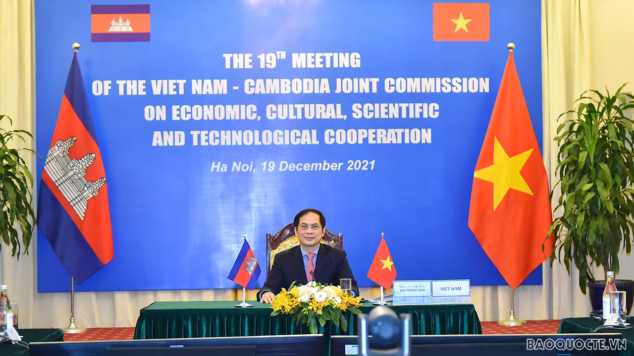 Kỳ họp lần thứ 19 Ủy ban hỗn hợp Việt Nam-Campuchia về hợp tác kinh tế, văn hoá, khoa học và kỹ thuật