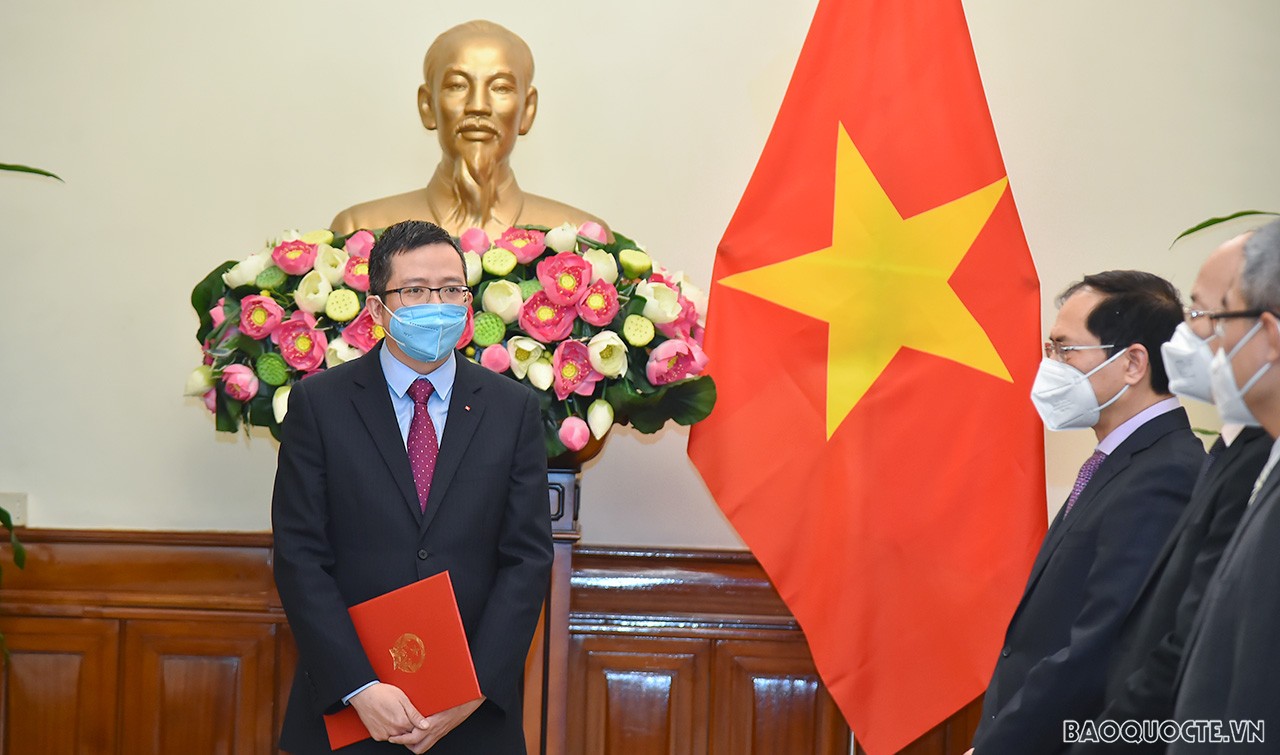 Thay mặt cho các cán bộ được bổ nhiệm, ông Phạm Thanh Bình cảm ơn lời căn dặn của Bộ trưởng Ngoại giao Bùi Thanh Sơn; khẳng định sẽ luôn nỗ lực hết sức mình, phát huy năng lực, không ngừng học hỏi để làm tốt công tác, nhiệm vụ được Lãnh đạo Bộ tin tưởng giao phó.