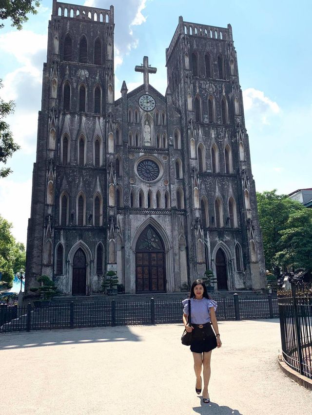 Hướng dương ngược nắng: 'Bà Bạch Cúc' Thu Hà...