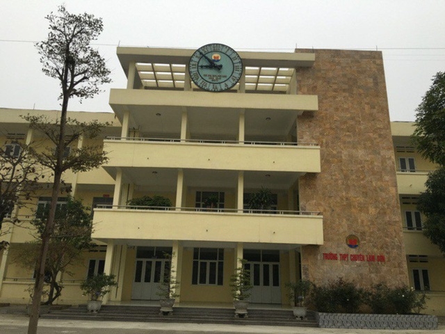 Một trường THPT chuyên tại Thanh Hóa có 53 học sinh đạt giải quốc gia