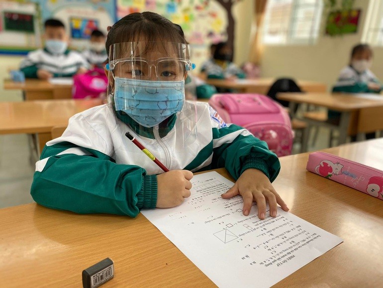 Hà Nội: Hoãn học trực tiếp với học sinh lớp 1 sau một ngày mở cửa trường