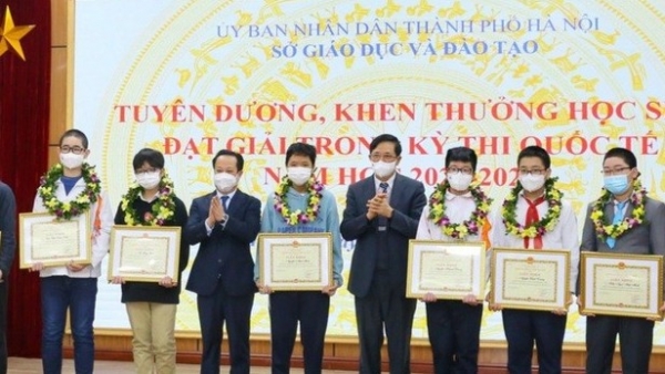 Hà Nội: Tuyên dương học sinh đoạt giải quốc tế năm học 2021-2022