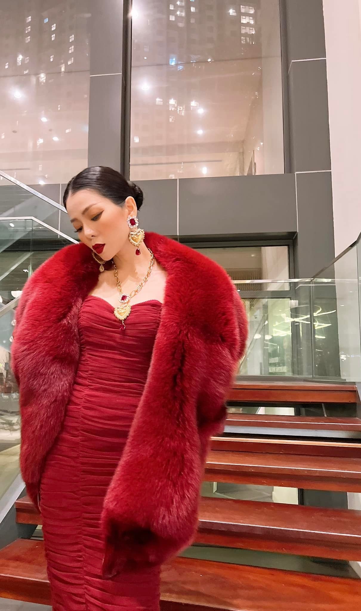 Hồng Diễm đăng ảnh gợi cảm và phản ứng bất ngờ của Hồng Đăng