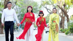 Bất ngờ với chiều cao ấn tượng của con gái Bình Minh