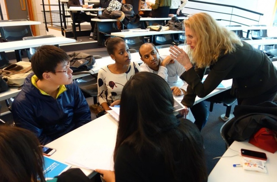 luong sinh vien chau au tai anh giam 7