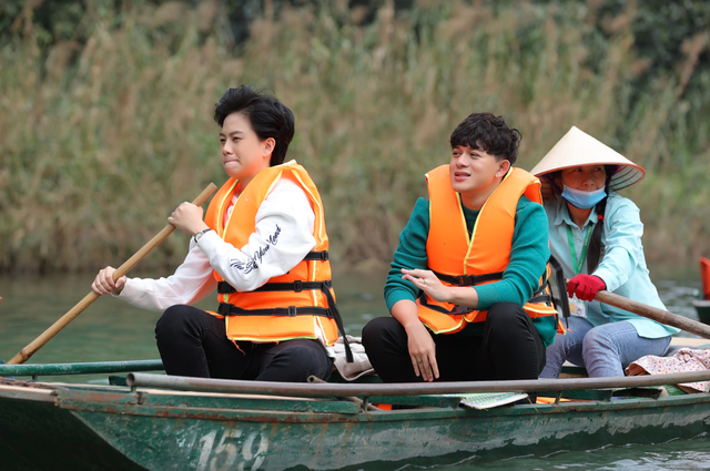 Bảo Thanh hội ngộ dàn diễn viên phim Về nhà đi con