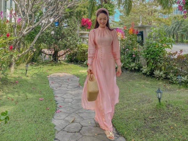 Sao Việt mặc gì trong những ngày đầu năm mới?