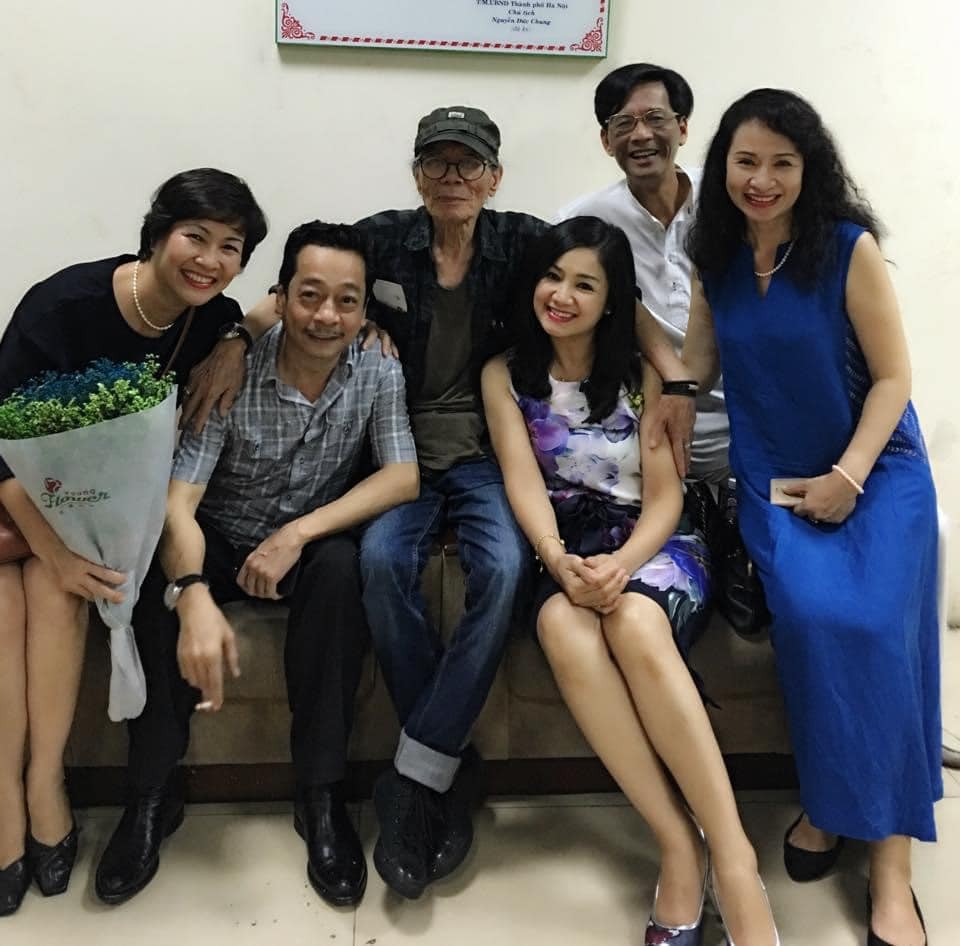 NSND Thu Hà đăng ảnh kỷ niệm cùng người anh thân thiết Hoàng Dũng