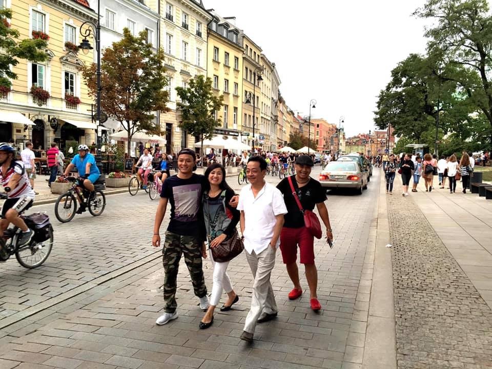 NSND Thu Hà đăng ảnh kỷ niệm cùng người anh thân thiết Hoàng Dũng