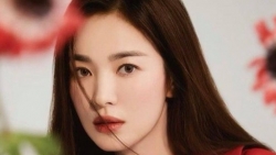 Ngắm vẻ đẹp rạng ngời của sao Hậu duệ Mặt trời Song Hye Kyo