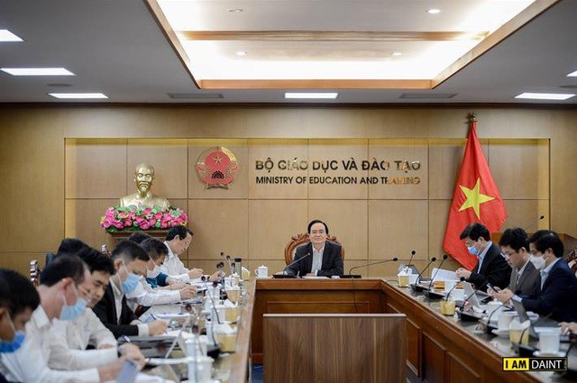 Bộ trưởng Phùng Xuân Nhạ: Tuyệt đối không buông lỏng tập huấn SGK lớp 2, lớp 6