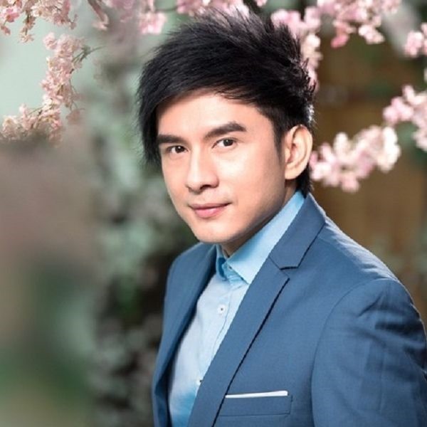 Đan Trường "gây sốt" khi cởi áo khoe thân hình săn chắc ở tuổi U50