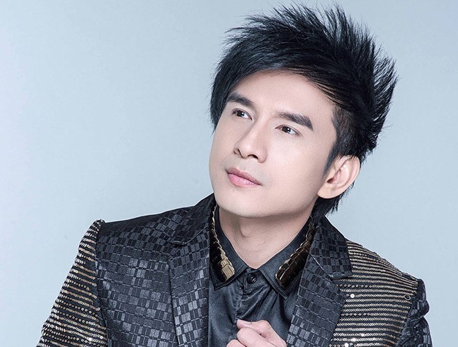 Đan Trường "gây sốt" khi cởi áo khoe thân hình săn chắc ở tuổi U50