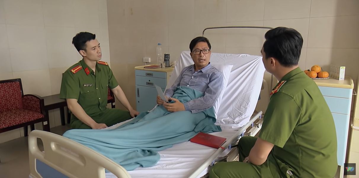 Phố trong làng tập 54: Nam phát hiện bí mật của bà Mây, bàng hoàng khi biết Ngọc là con gái của ông Lợi