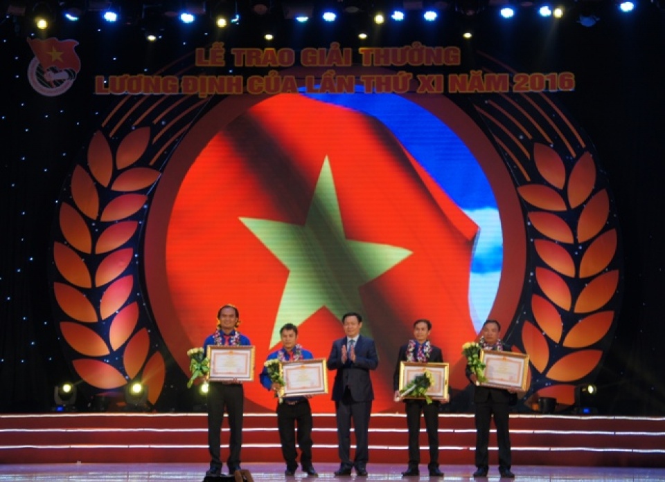 ong chu vuon uom nhan giai thuong luong dinh cua