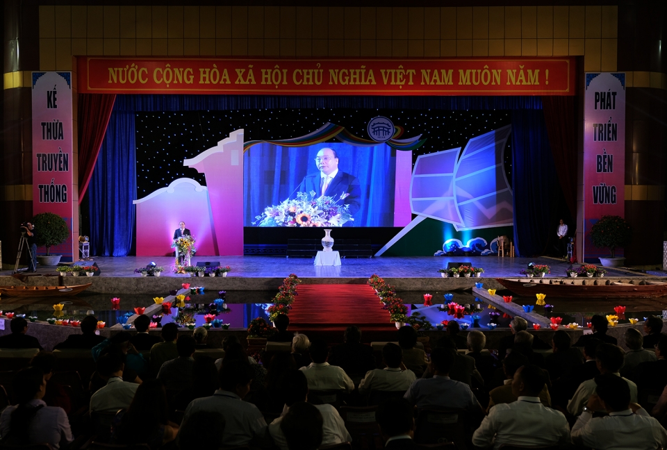 thu tuong trai long ve hoi an