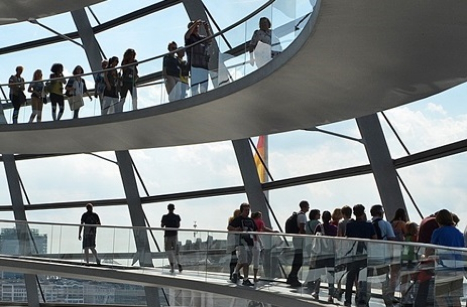 gan mot nua nguoi dung duc muon dong tai khoan tren mang xa hoi