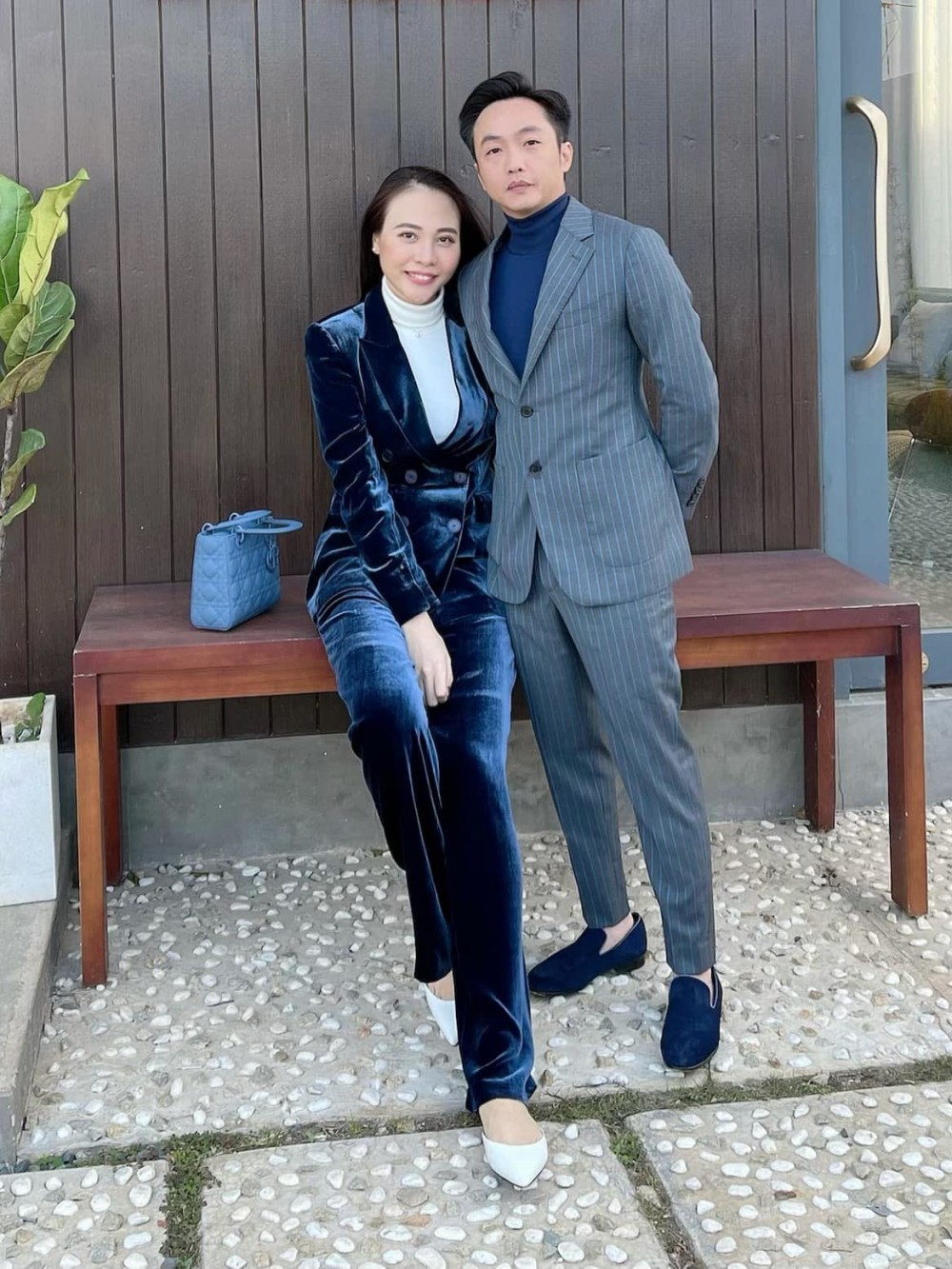 Lệ Quyên được tặng trang sức tiền tỷ, Cường Đô La mua đồng hồ đắt tiền cho vợ