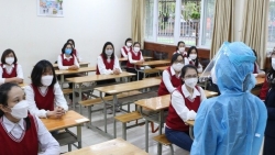 Là F0, giáo viên vẫn mệt mỏi với 'núi' việc không tên