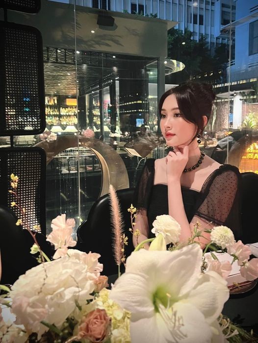 Hoa hậu Đặng Thu Thảo khoe ảnh xinh đẹp không tỳ vết.