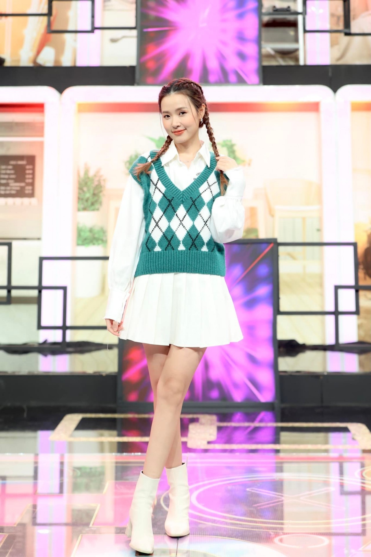 Sao Việt: Lan Phương khoe gia đình hạnh phúc