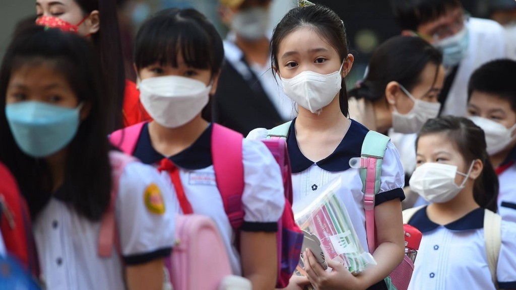 giao vien hoc sinh f1 tai tp ho chi minh duoc den truong