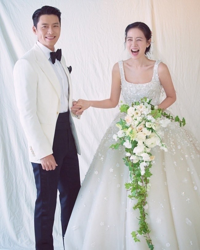 Ngắm ảnh cưới dcủa Hyun Bin - Son Ye Jin