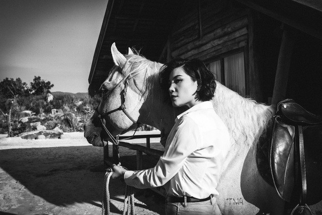 Tứ đại mỹ nhân Việt quý phái trong bộ ảnh đen trắng