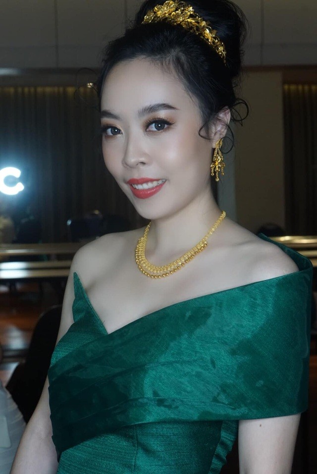 Nhan sắc hoa hậu Lào vừa trả lại vương miện vì "nghi án" khai gian tuổi