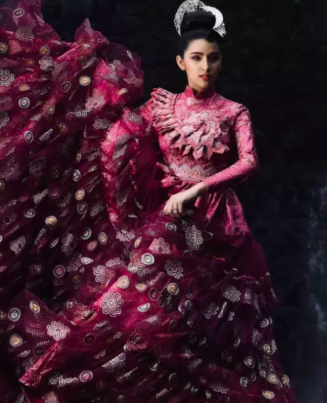 Nhan sắc quyến rũ của tân Hoa hậu Lào Nhan sắc quyến rũ của tân Hoa hậu Lào