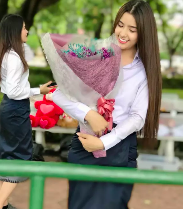 Nhan sắc quyến rũ của tân Hoa hậu Lào Nhan sắc quyến rũ của tân Hoa hậu Lào