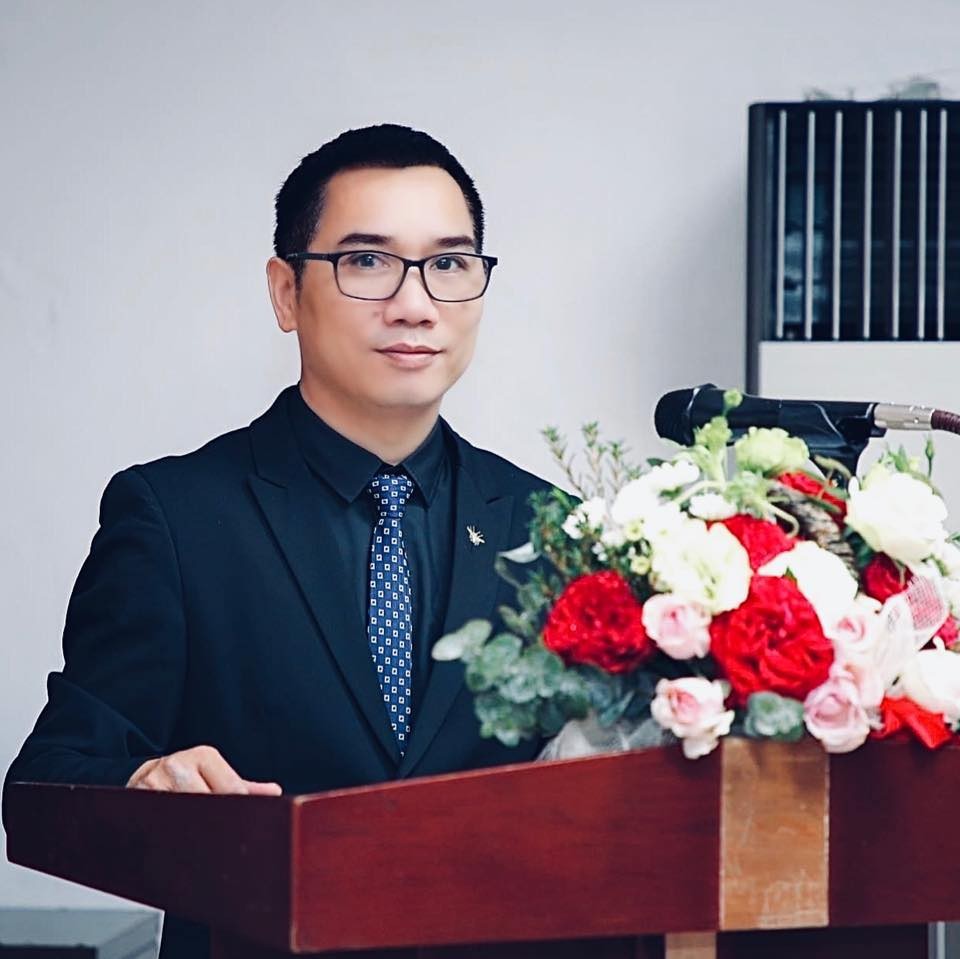 Sự cố bài thơ 'Mẹ tôi chửi kẻ trộm': Độc đáo hay 'dông dài' tùy góc nhìn từng người