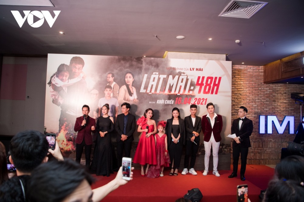 Dàn sao nô nức đến ủng hộ phim "Lật mặt: 48H" tại Hà Nội Dàn sao nô nức đến ủng hộ phim "Lật mặt: 48H" tại Hà Nội