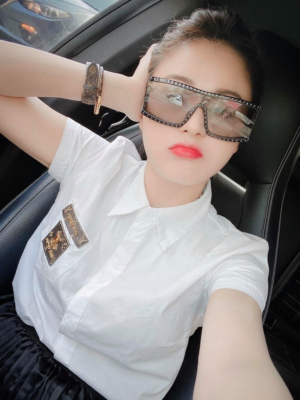 Cô Minh HH và mẹ bé Cami trong Hướng dương ngược nắng, đưa lên bàn cân, ai xinh hơn ai?