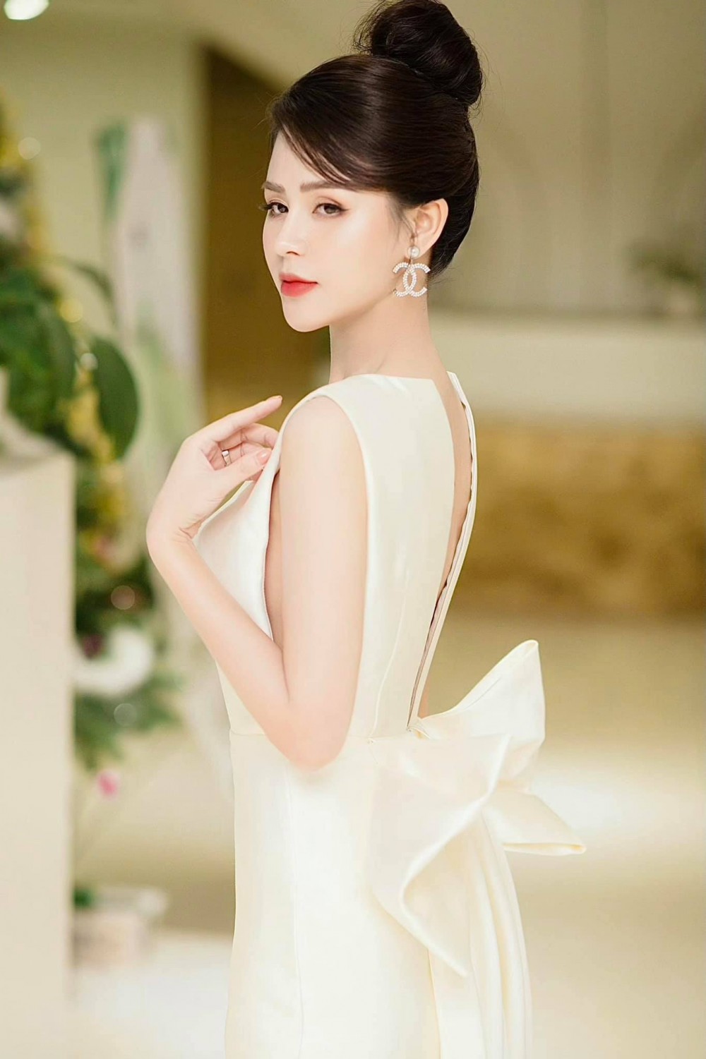 'Cân' nhan sắc cô Minh HH và mẹ bé Cami trong Hướng dương ngược nắng