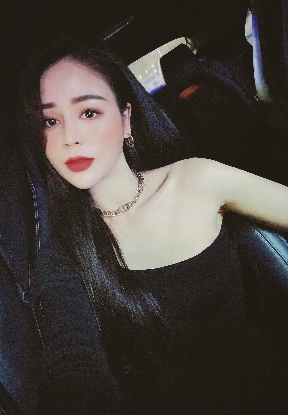 'Cân' nhan sắc cô Minh HH và mẹ bé Cami trong Hướng dương ngược nắng