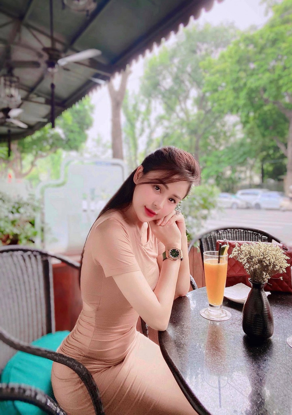 'Cân' nhan sắc cô Minh HH và mẹ bé Cami trong Hướng dương ngược nắng